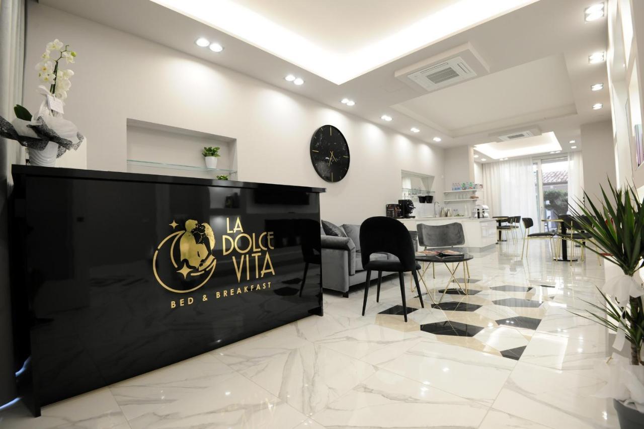 B&B La Dolce Vita ฟอนดี ภายนอก รูปภาพ