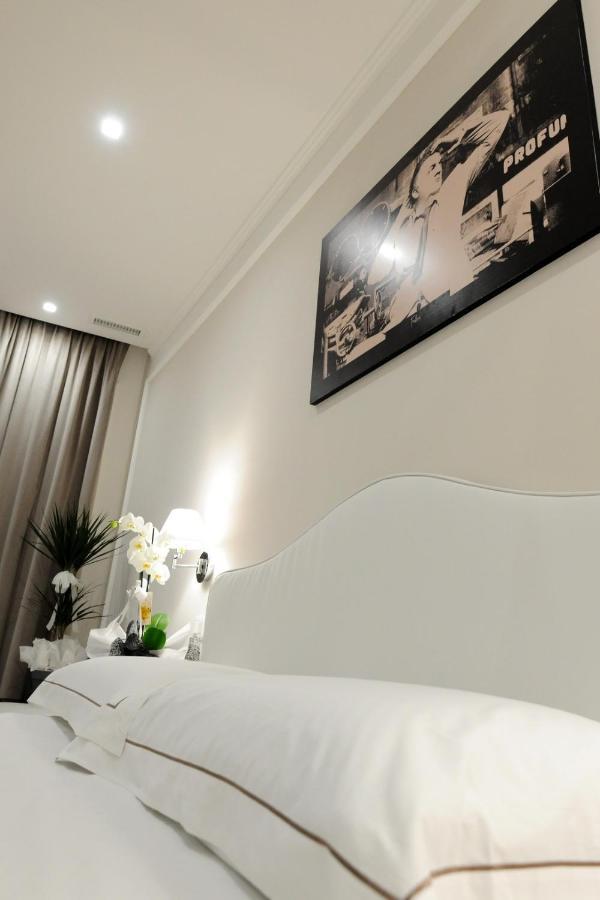 B&B La Dolce Vita ฟอนดี ภายนอก รูปภาพ